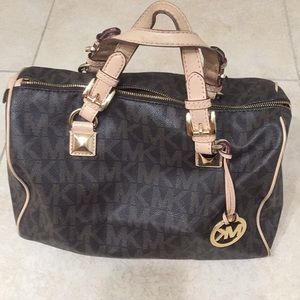 💯 authentic Michael Kors purse